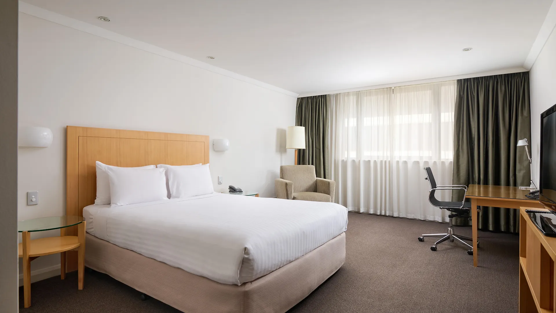 Crowne Plaza Perth By Ihg Hotel