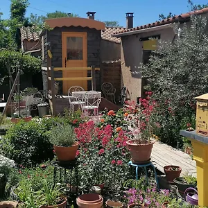 https://la-fee-viviane-et-michel-lenchanteur.fr-provencehotel.com