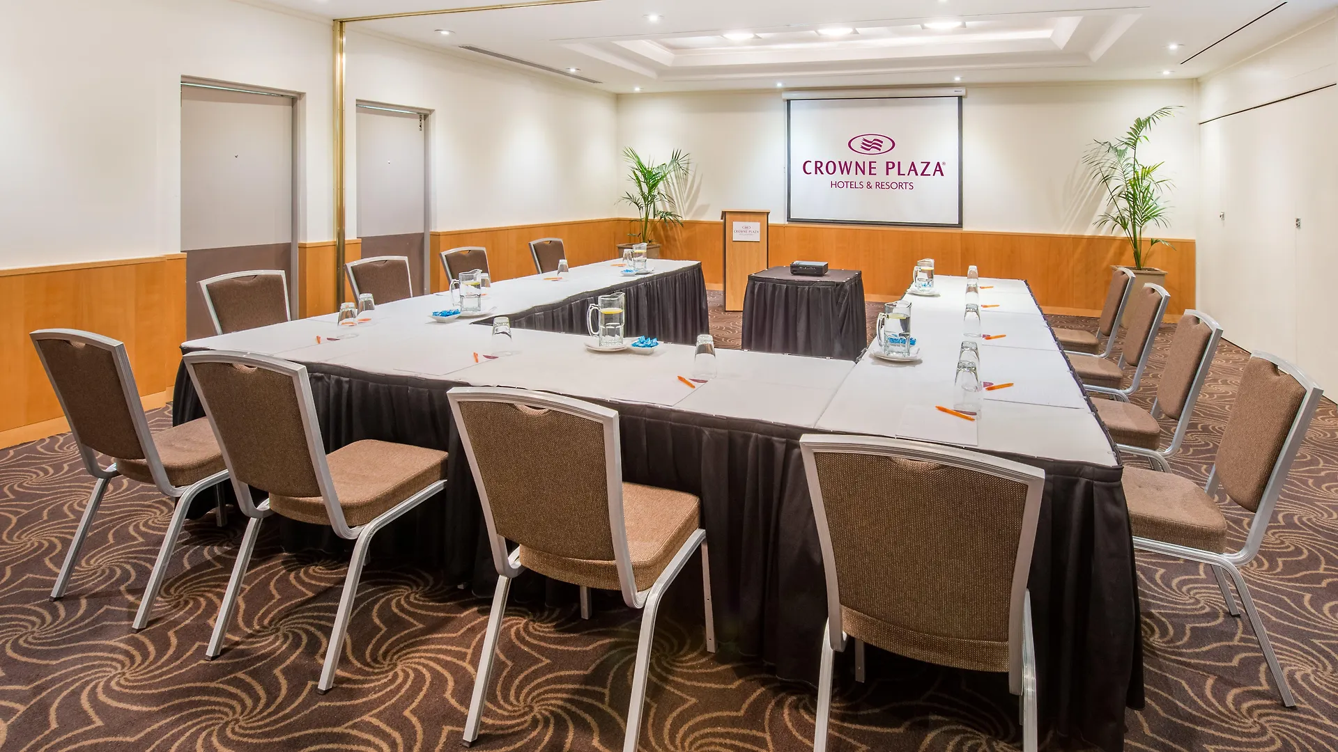 Hotel Crowne Plaza Perth By Ihg 4*,