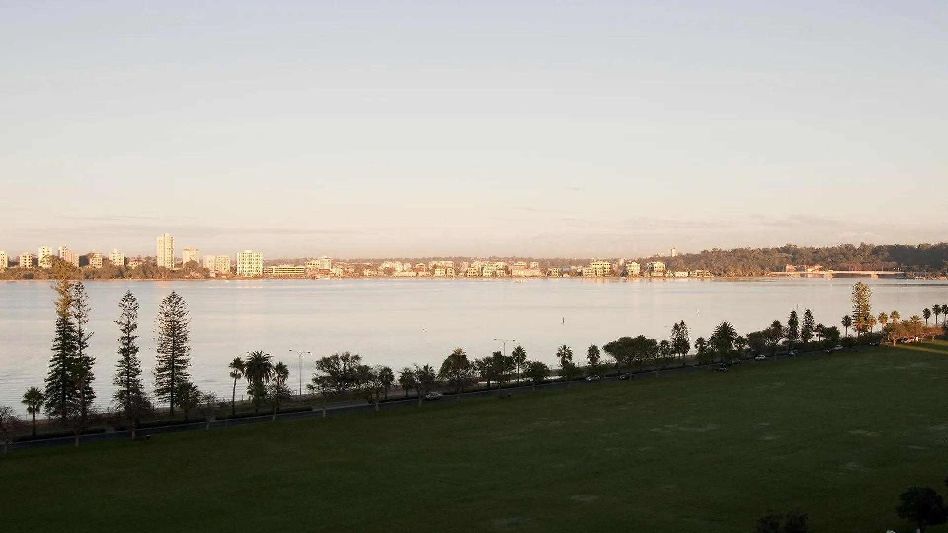 Crowne Plaza Perth By Ihg Hotel